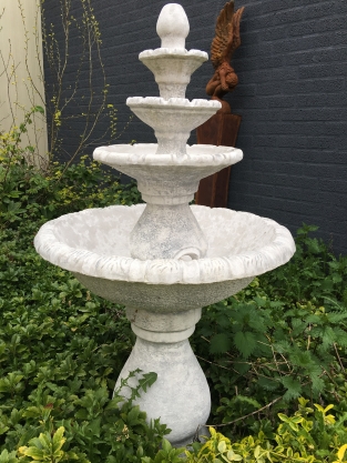 Schöner Vollstein-Gartenbrunnen, 4 Schalen